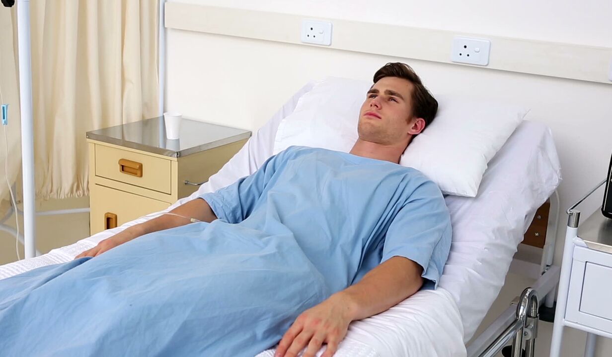Μετά την επέμβαση μεγέθυνσης πέους, ένας άνδρας πρέπει να μείνει στο κρεβάτι
